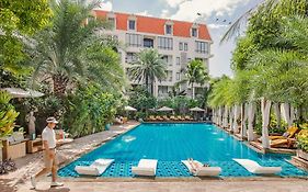 Palace Gate Hotel & Resort